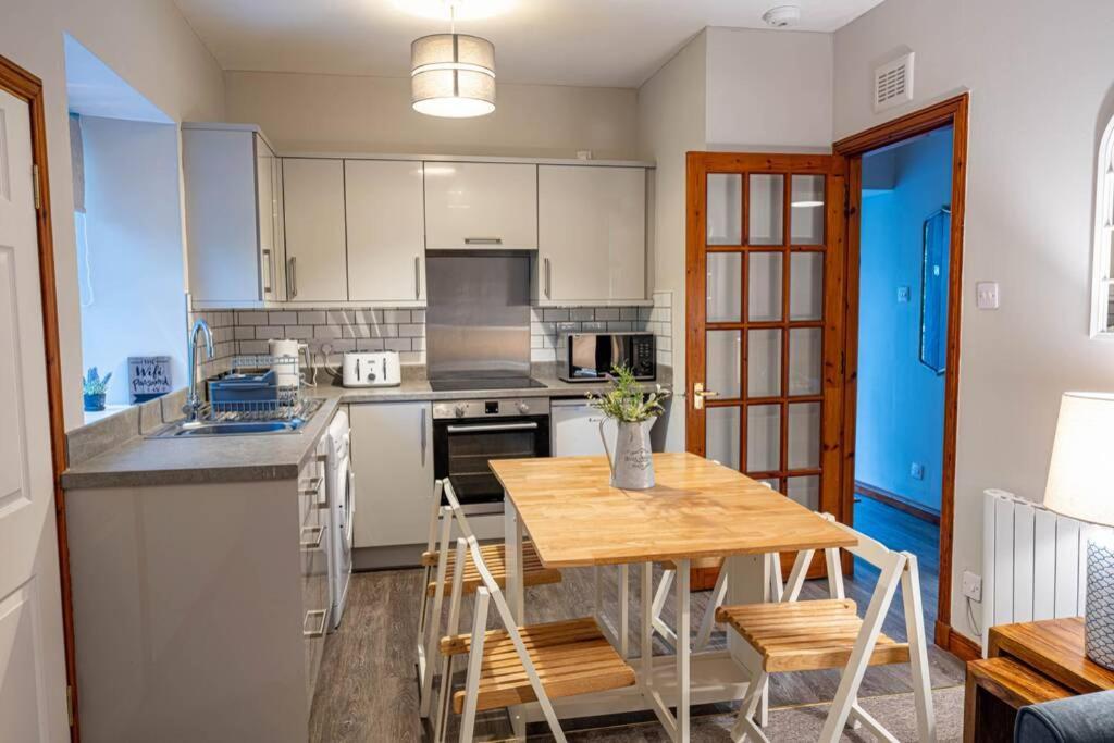 Cozy Newly Renovated Town Centre Apartment Aberfeldy Extérieur photo
